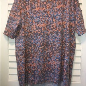 LulaRoe Irma (Short Sleeve Tee/Tunic)